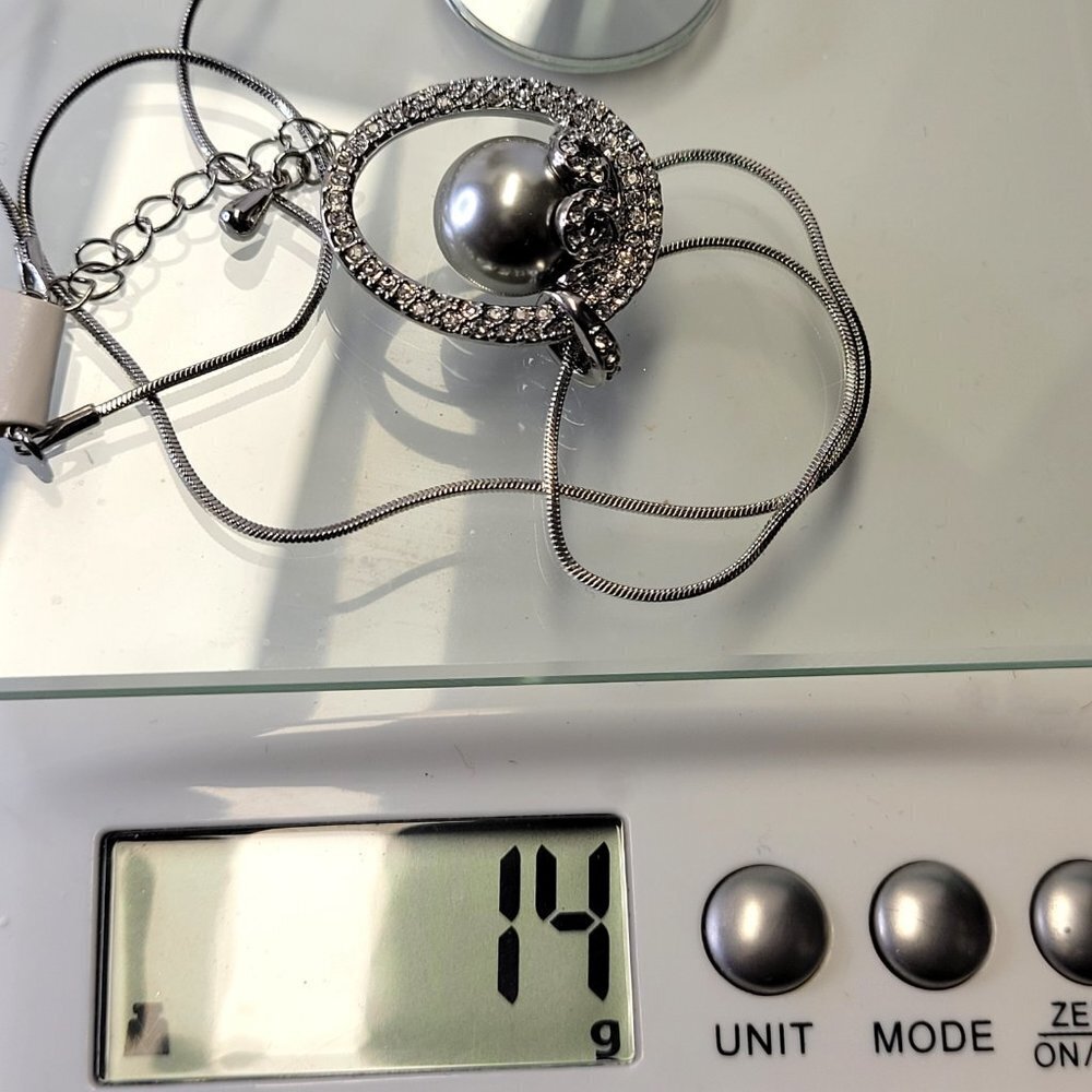 Silver Grey Pearl Pendant Necklace - Picture 7 of 7